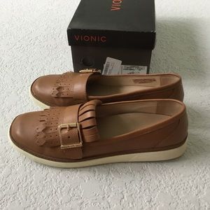 Like new Vionic shoes